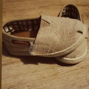 Tiny Toms burlap size 5
